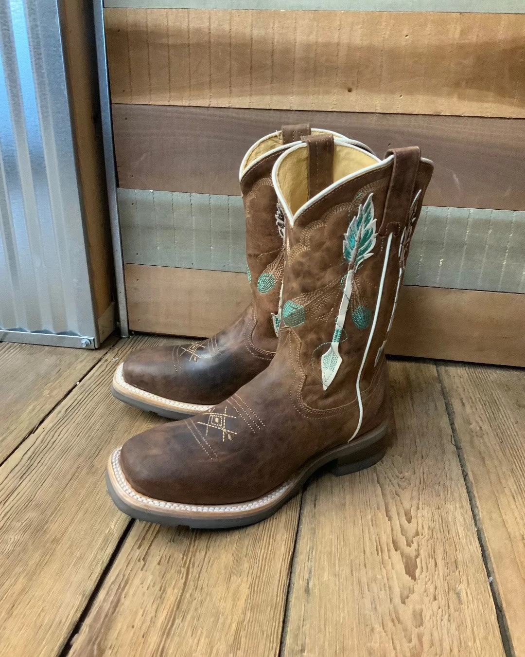 Flat Form Leather Material Roper Girl's Brown Leather with Feathers & Arrow Embroidery Square Toe Cowgirl Boots 7023-8460