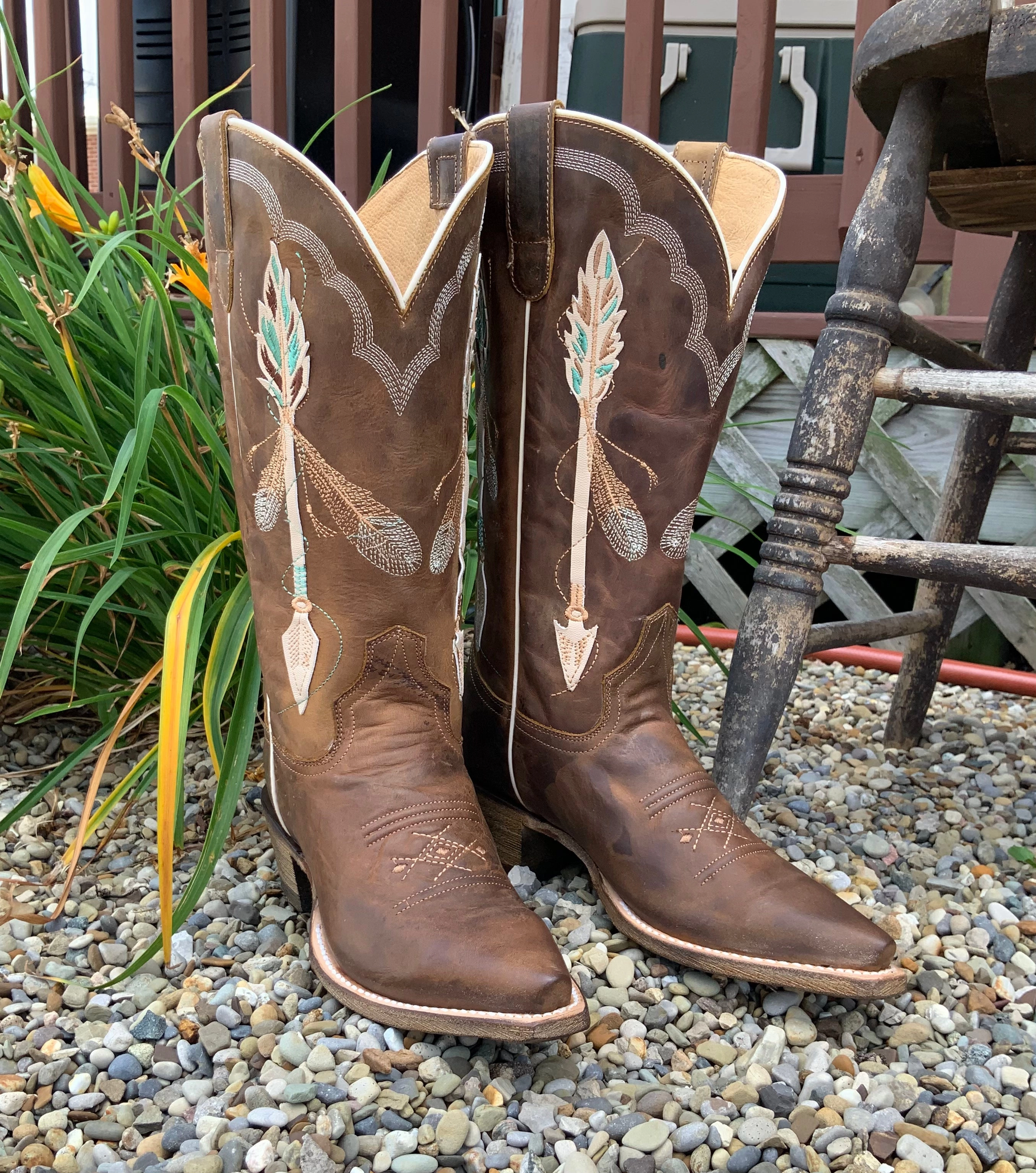 Roper Women's Brown Leather Arrow & Feather Embroidered Wide Calf Snip Toe Cowgirl Boots 8128-8460 Hiking Trail