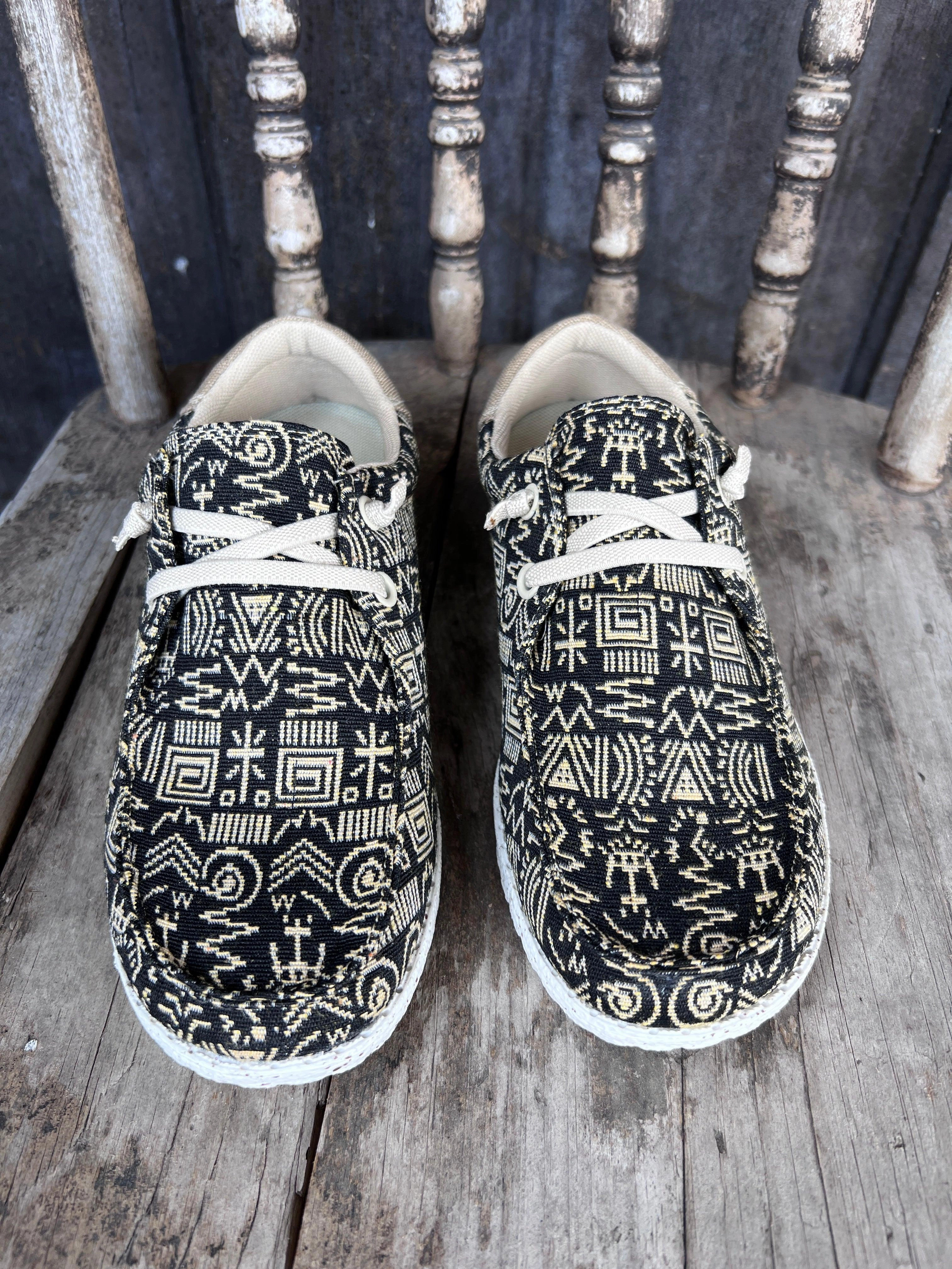 Fall look Roper Women's Eva Moc Lace Up Hang Loose Black & Tan Casual Shoes 1793-2975