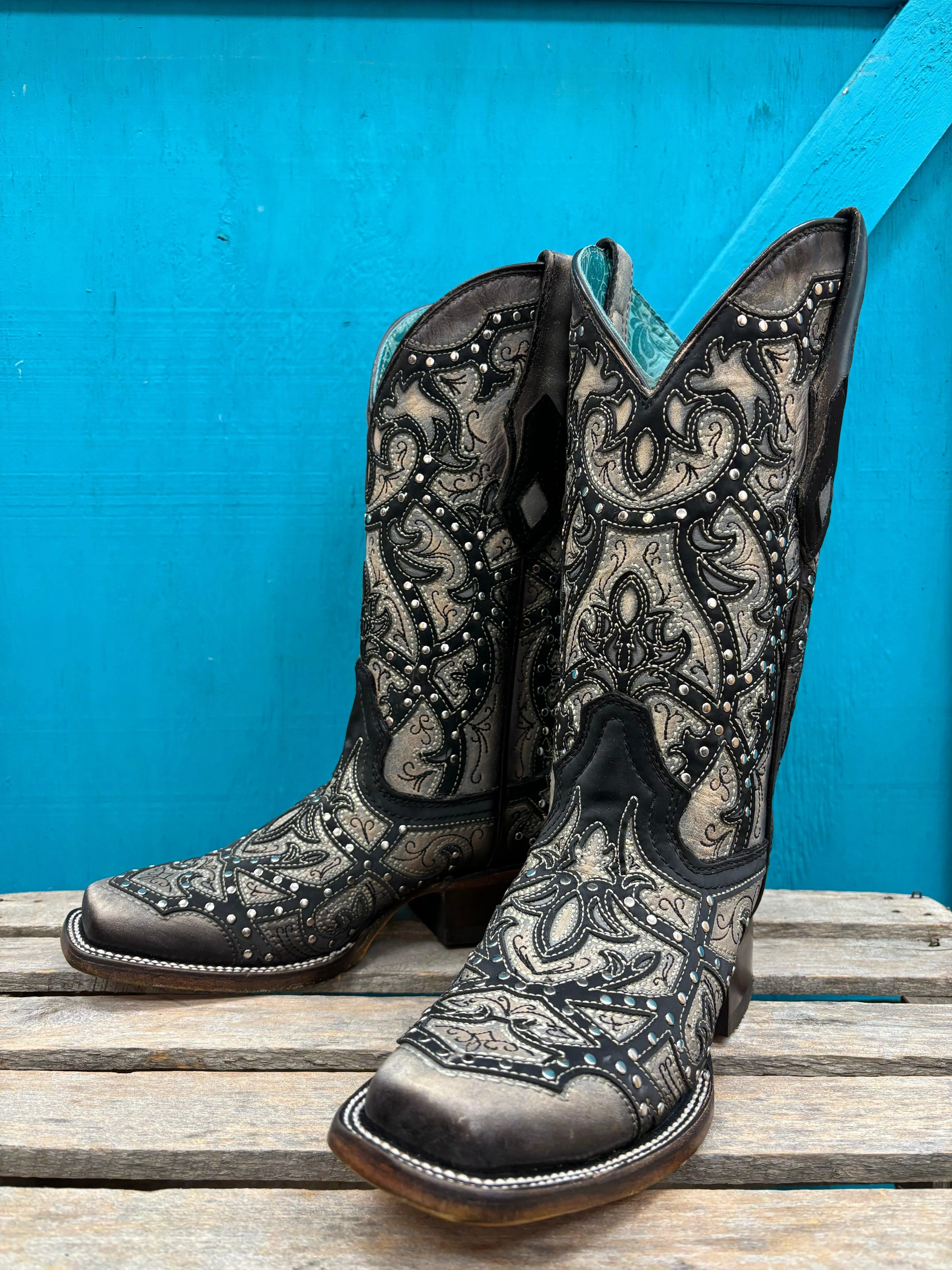 Rough Trail Warm Insulation Corral Women's Black Laser Embroidered & Studs Square Toe Cowgirl Boots C4046