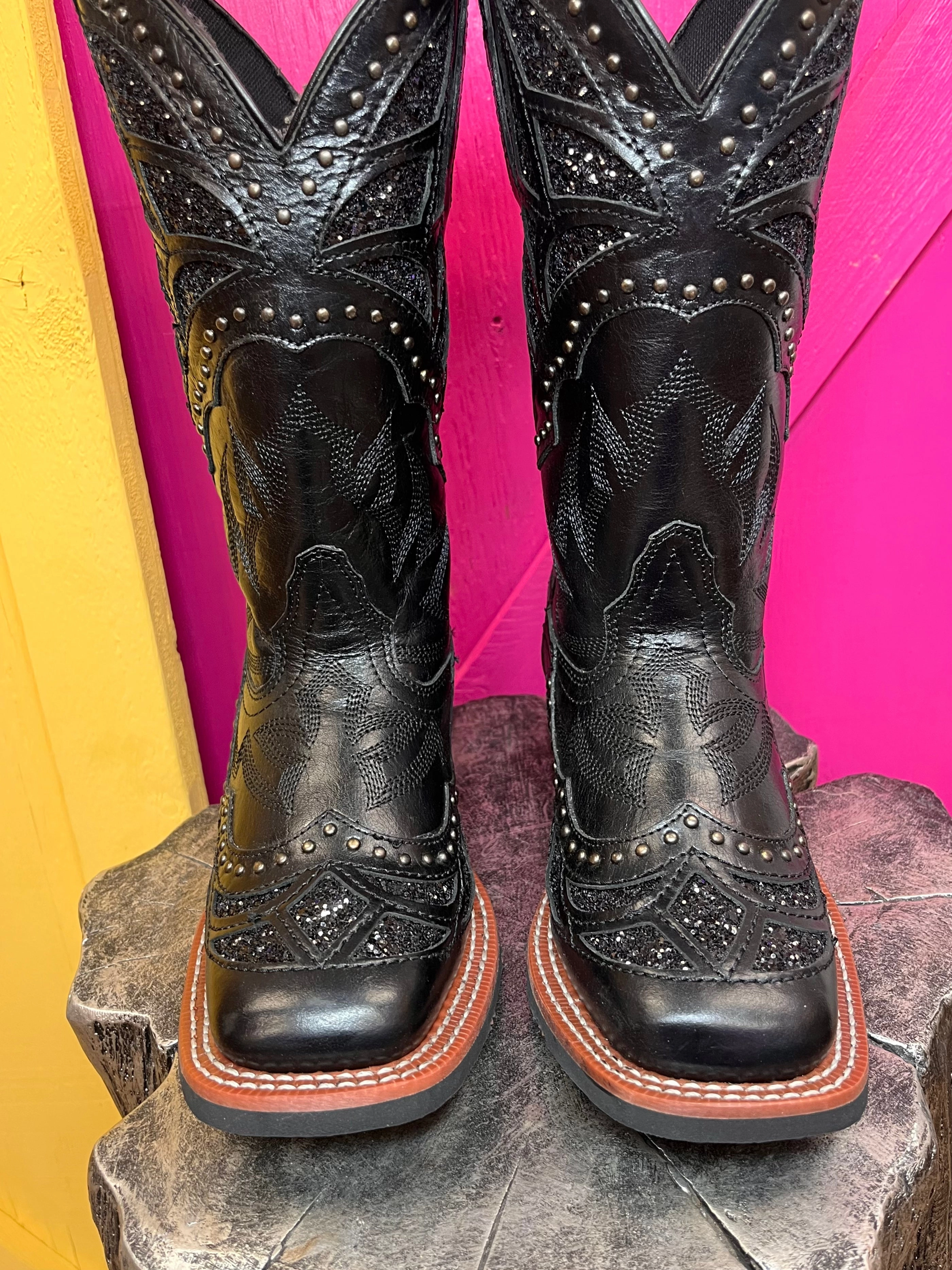 Dry Interior Padded Tongue Laredo Women's Eternity Black Glitter Underlay w/Studs Square Toe Cowgirl Boots 5970