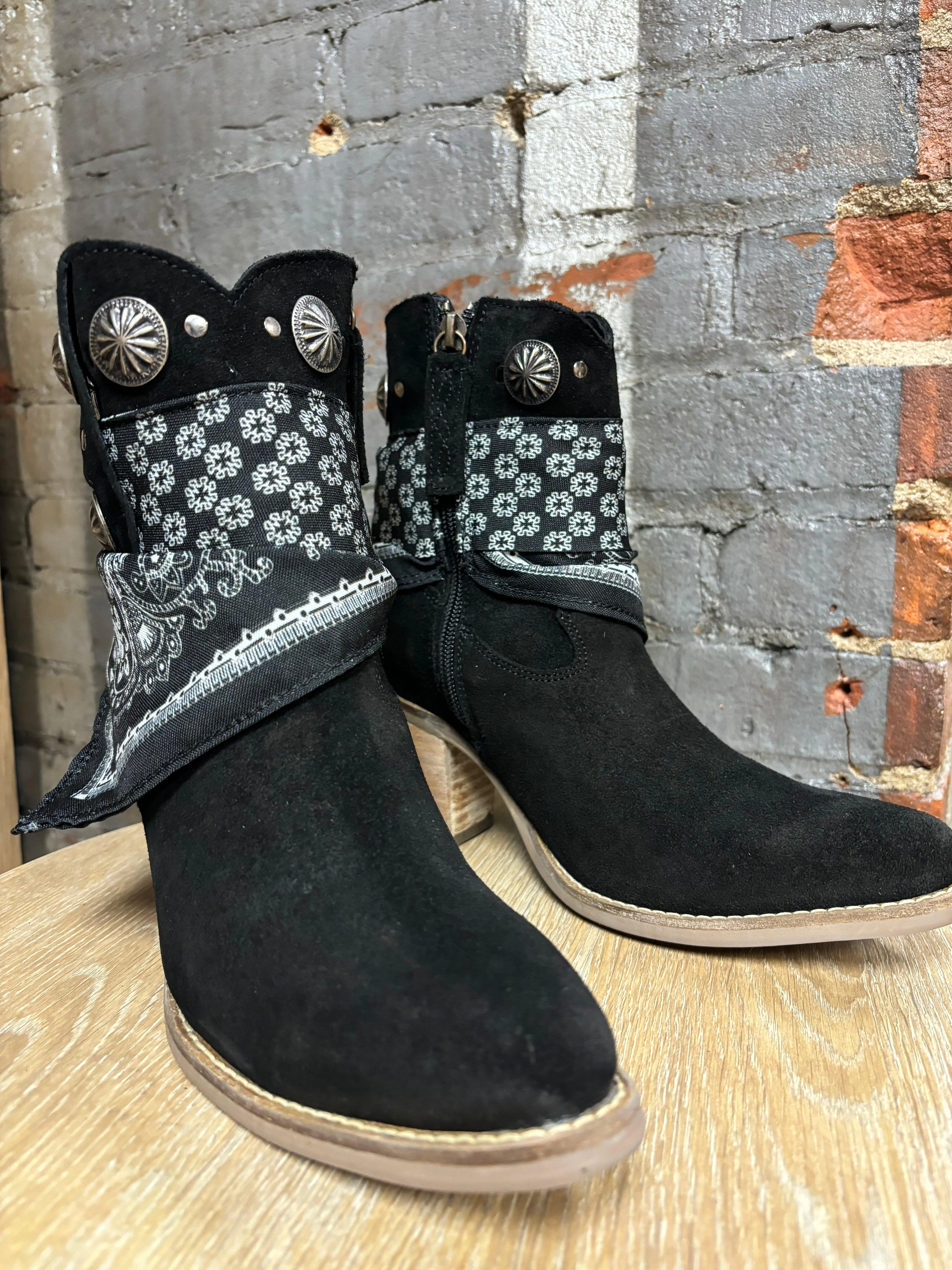 Dingo Women's Black Bandida Cowgirl Ankle Booties DI184-BLK Ultimate Style All Fit