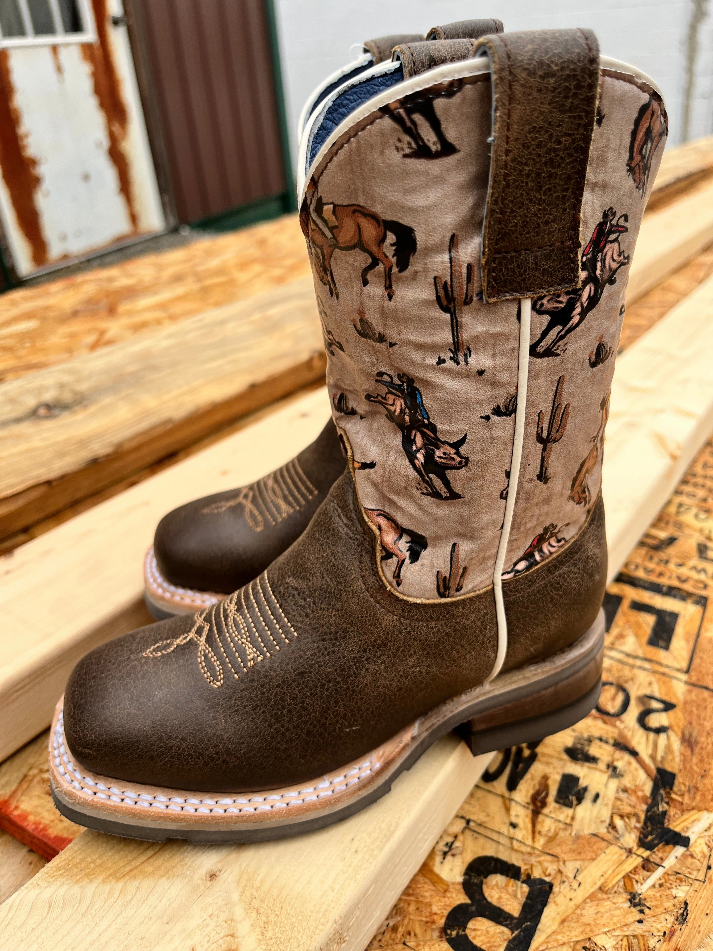 Soft Insole Water Resistant Roper Boy's Dark Brown Bronco Square Toe Cowboy Boots 9991-0126