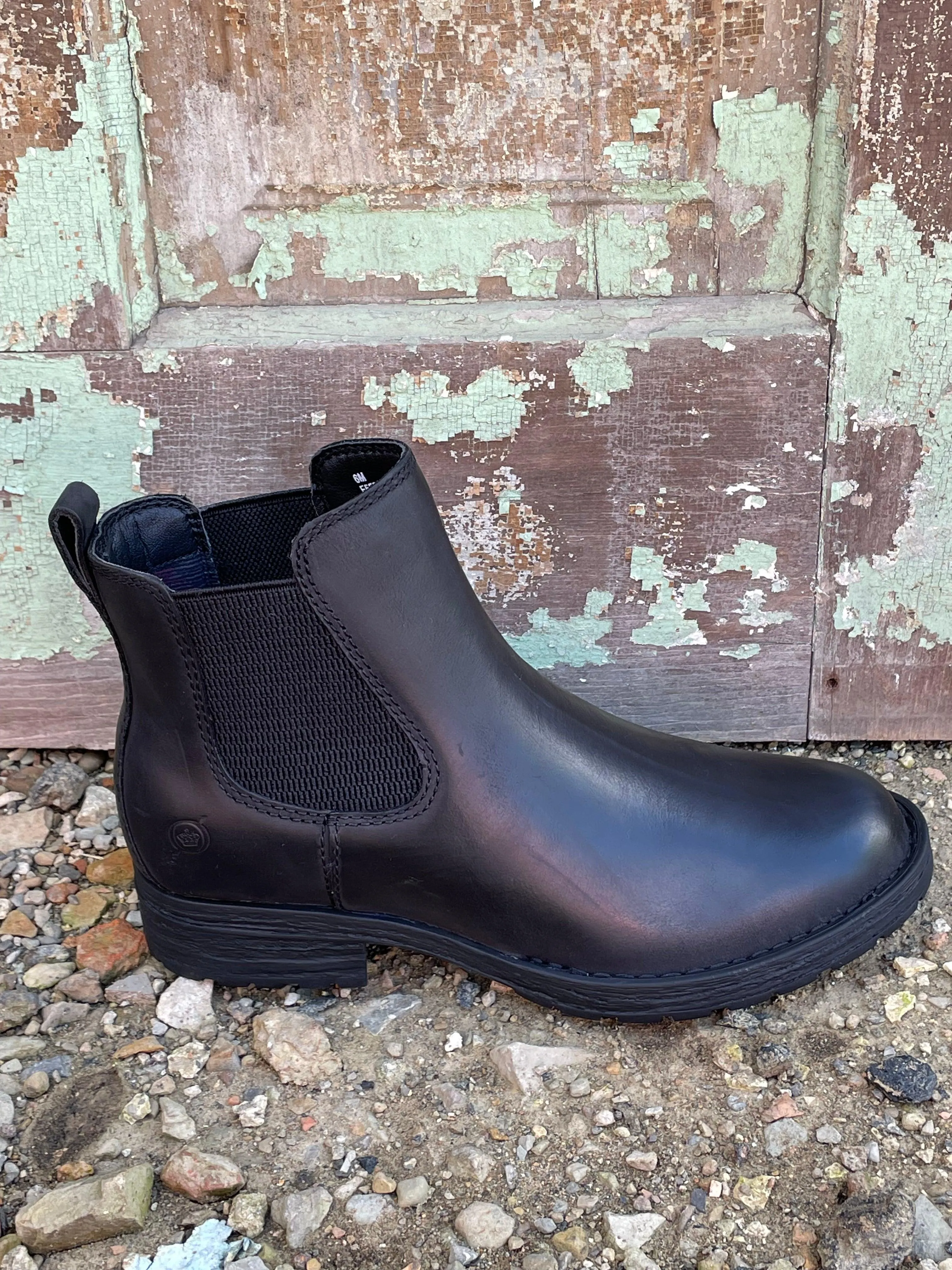 Rugged Look Skin Hug Born Women's Cove Black Waterproof Leather Bootie Ankle Boots F55503