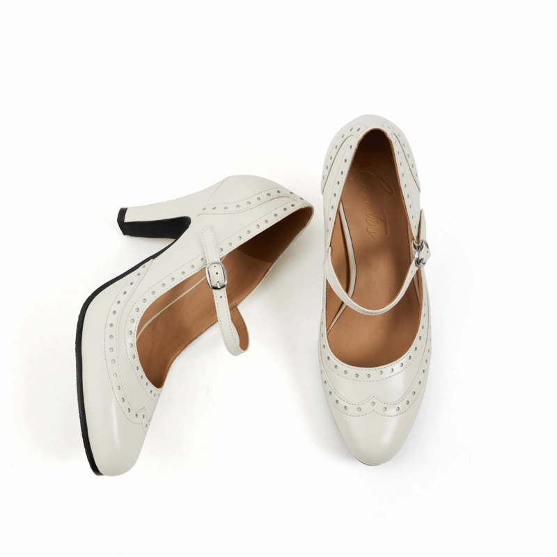 Sock-Like Frangipani Heeld Vintage Strap Pump