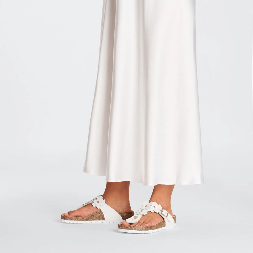 Gizeh Flower | Leather | White Powerful Look Travel Fashion