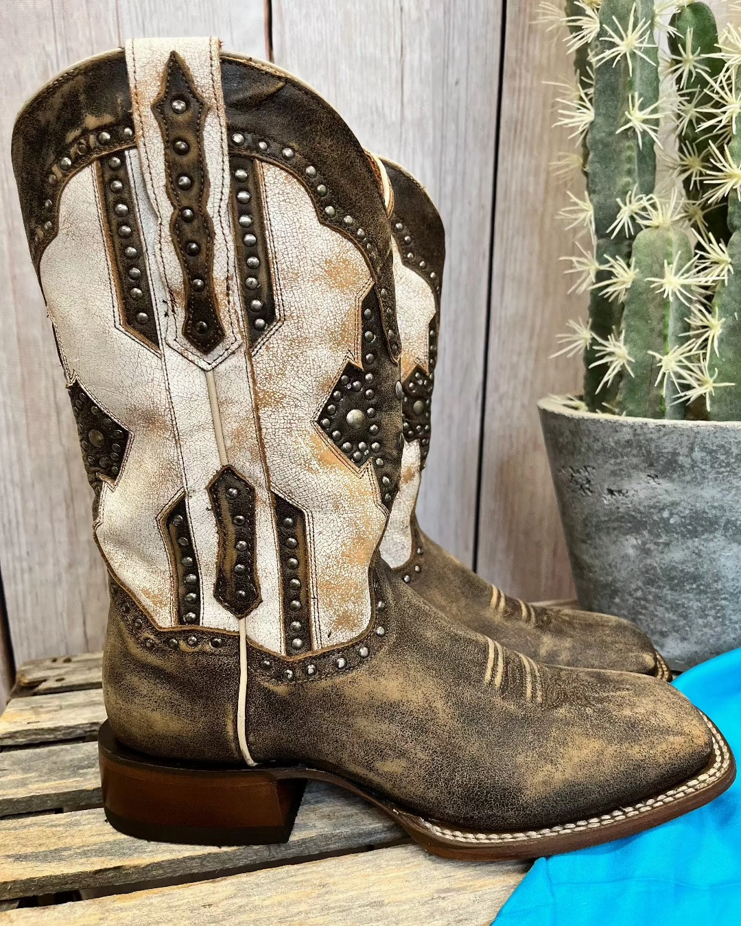 Dan Post Women's Darby Brown & Bone Square Toe Cowgirl Boots DP4984 city commute Extreme Comfort