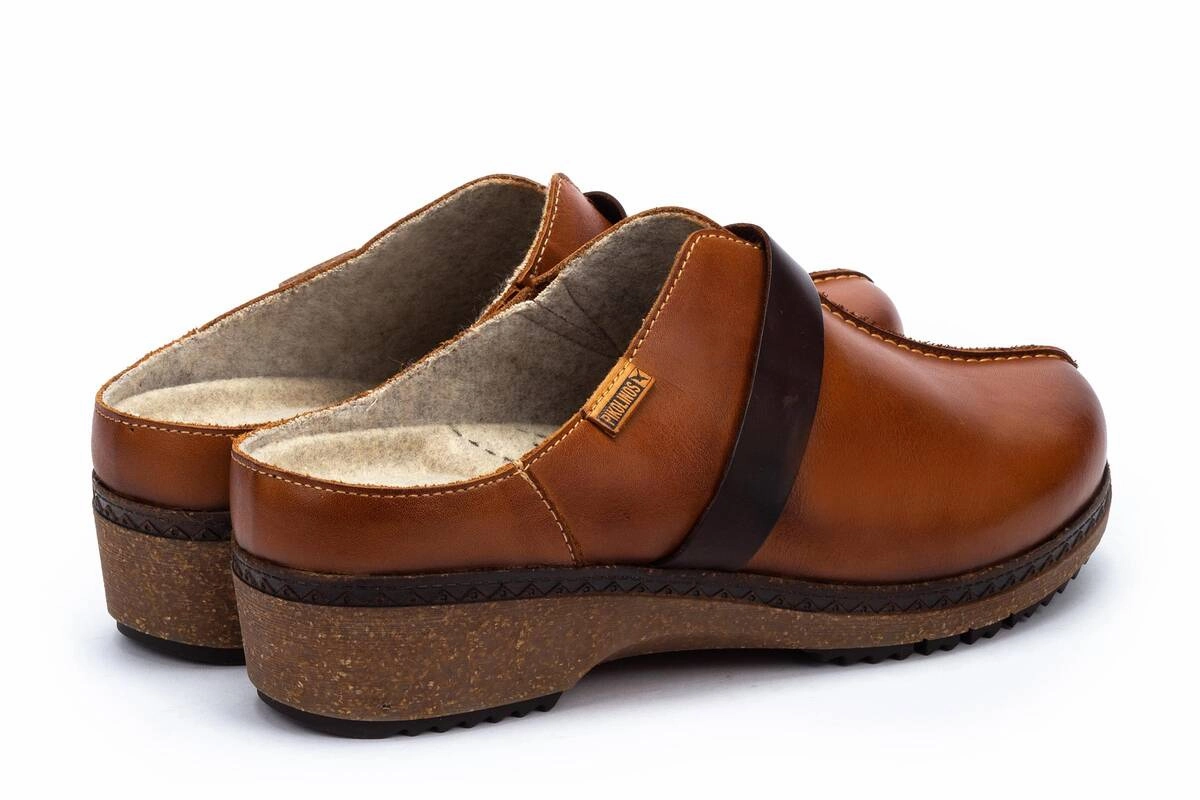 Granada Clog | Brandy Date night