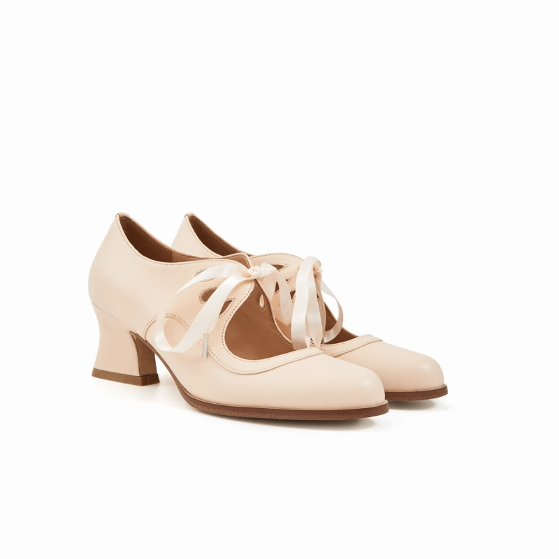 Solanum Vintage Heeled Pump in Cow Leathe