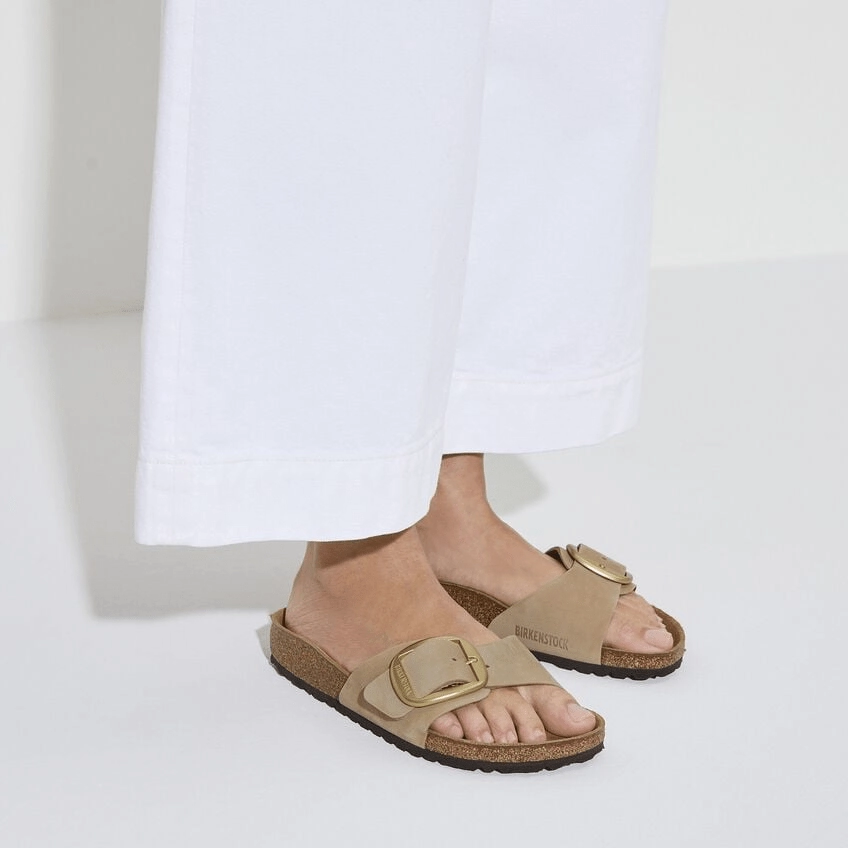 Madrid Big Buckle | Nubuck | Sandcastle Timeless Look Mid Season