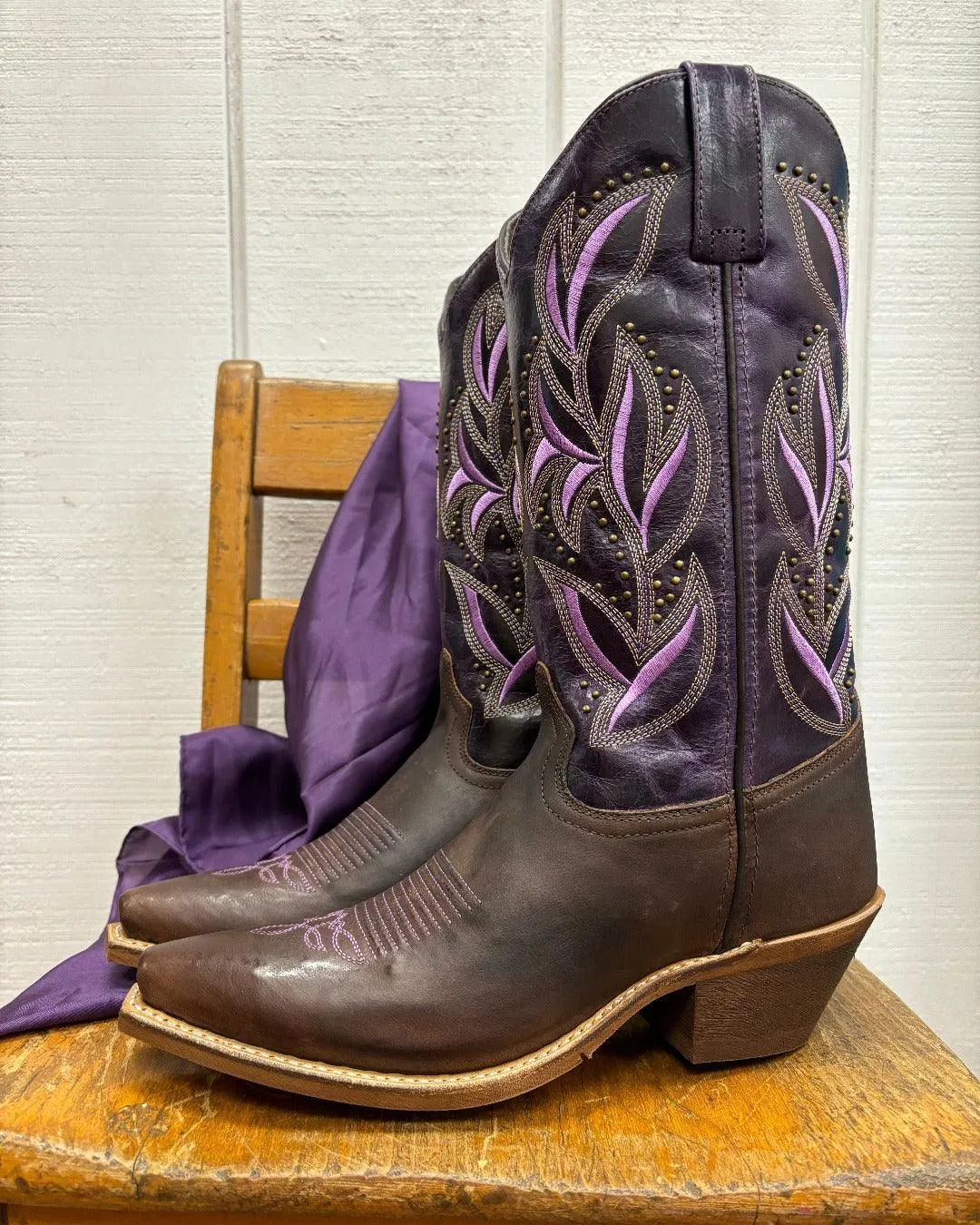 Businessman NYC Street Laredo Women's Dark Brown and Lavender Embroidered Snip Toe Cowgirl Boots 52214