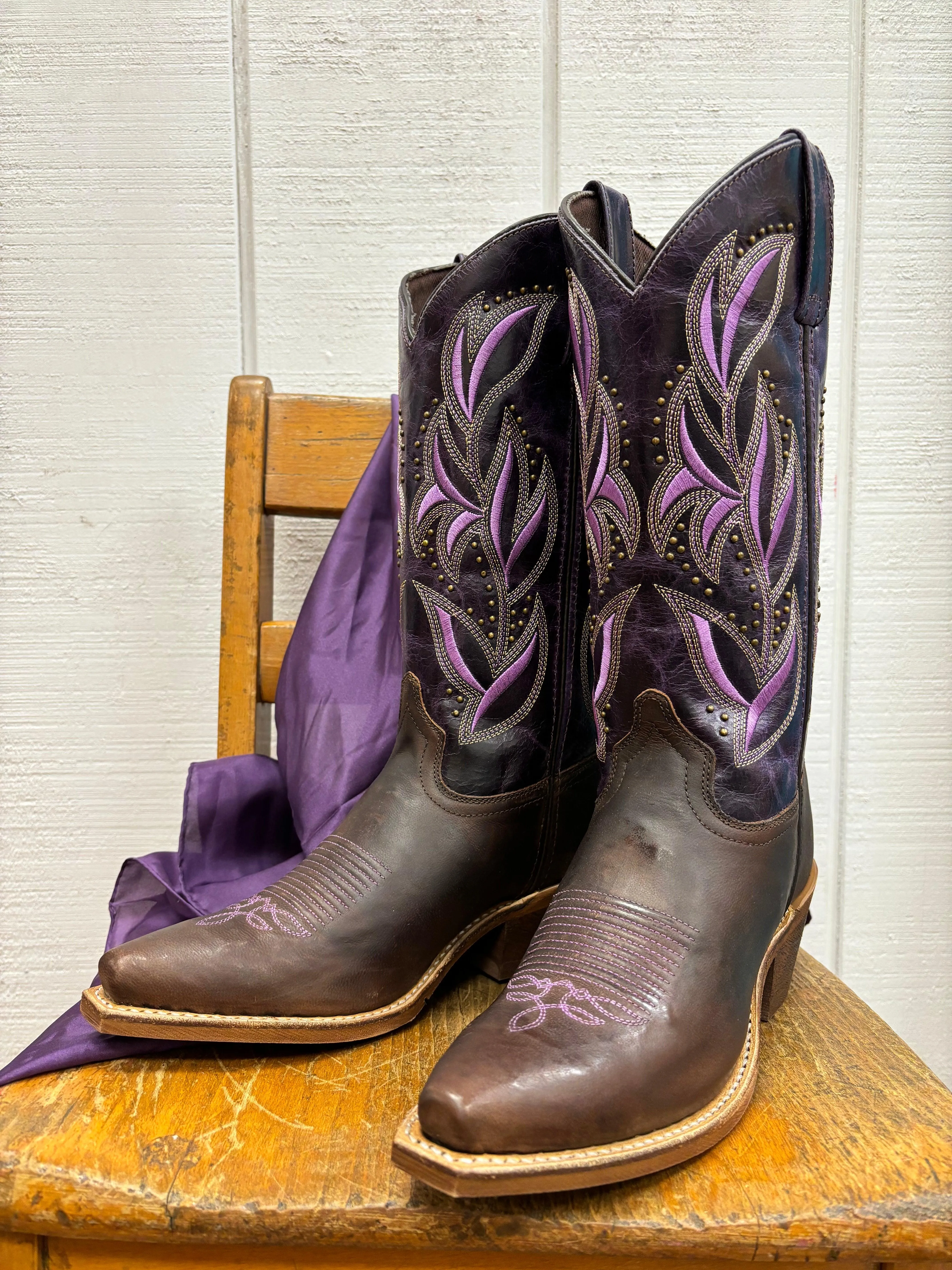 soft feel Comfortable backstay Laredo Women's Dark Brown and Lavender Embroidered Snip Toe Cowgirl Boots 52214