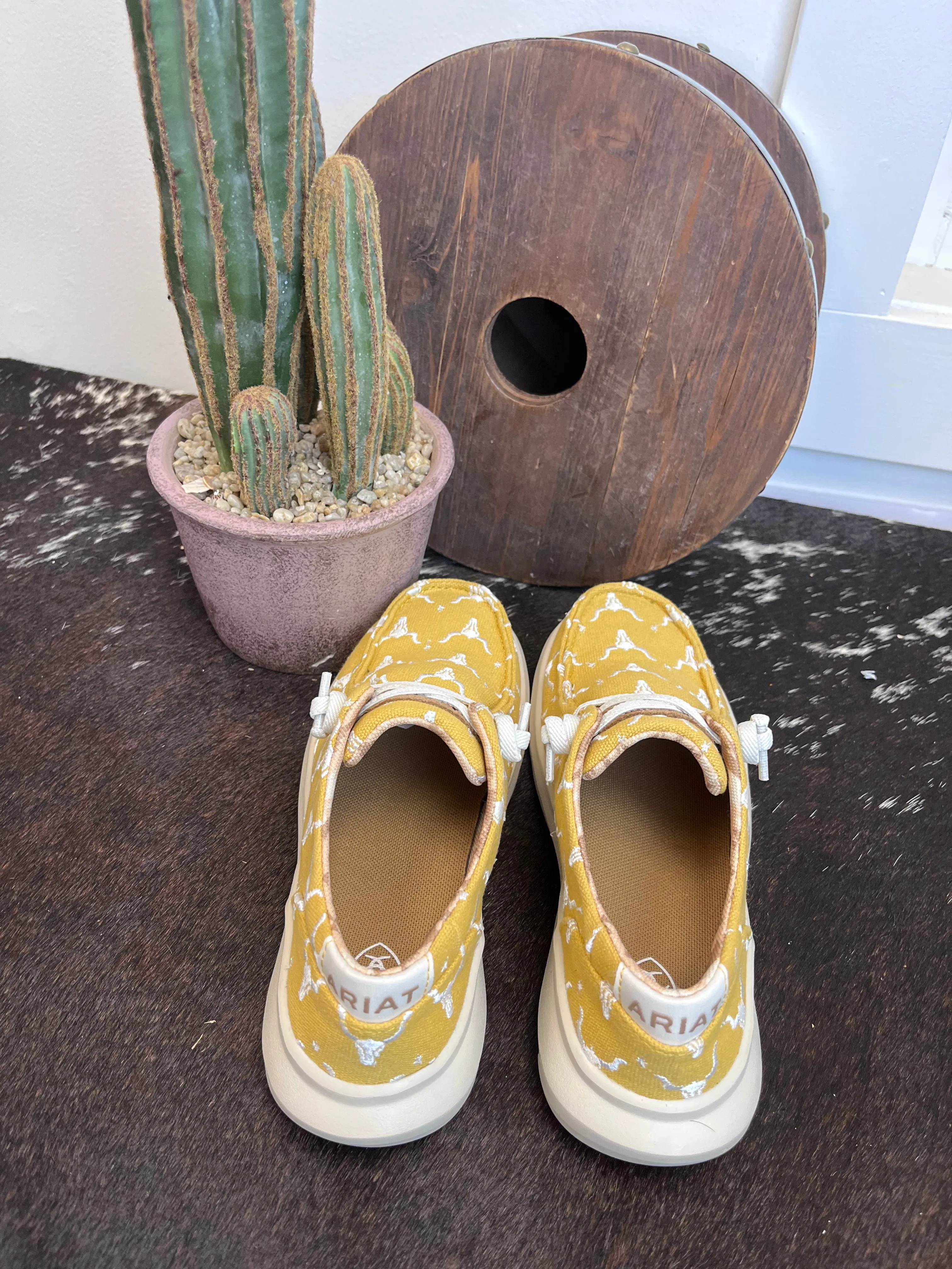 Fight Mode Ariat Women's Mustard Yellow Steerhead Hilo Casual Shoes 10061129