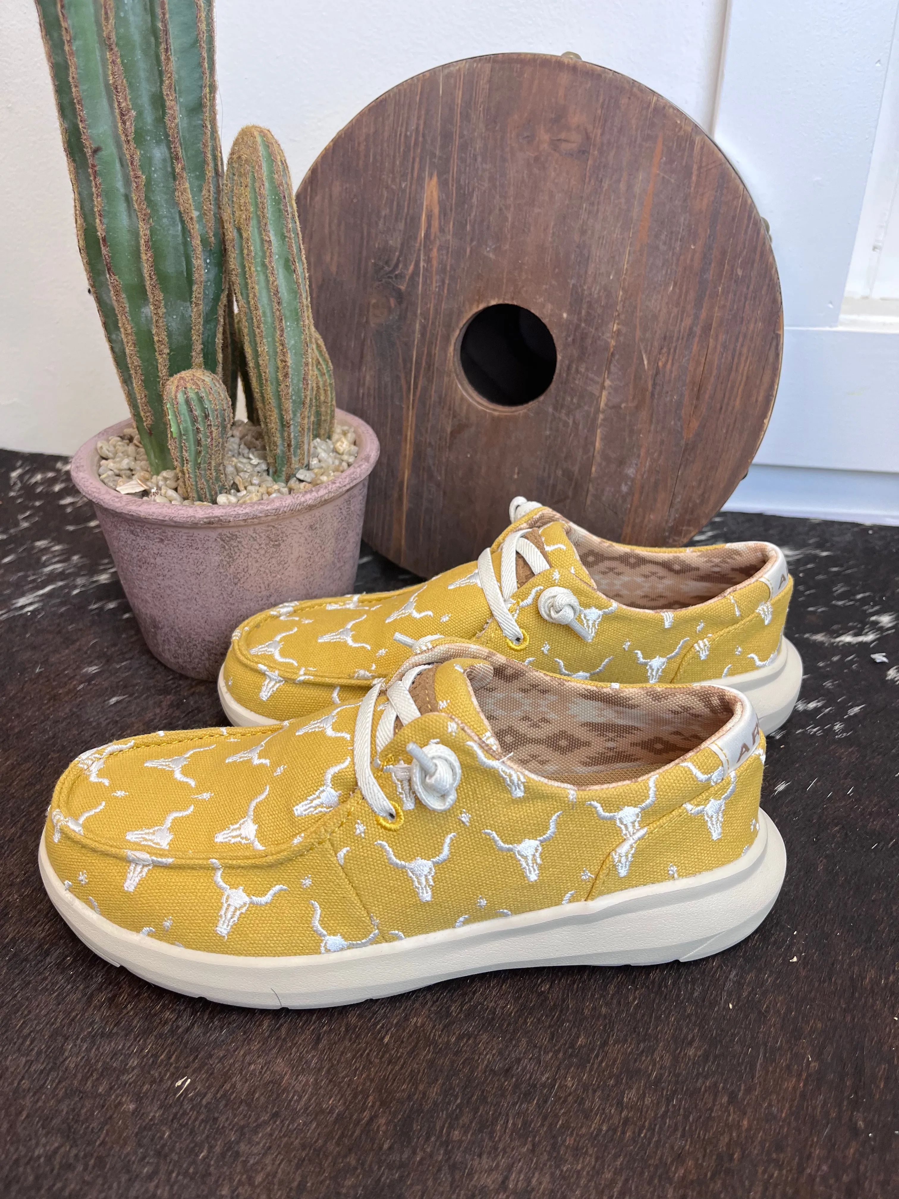 Ariat Women's Mustard Yellow Steerhead Hilo Casual Shoes 10061129 Winter Base Month Strong