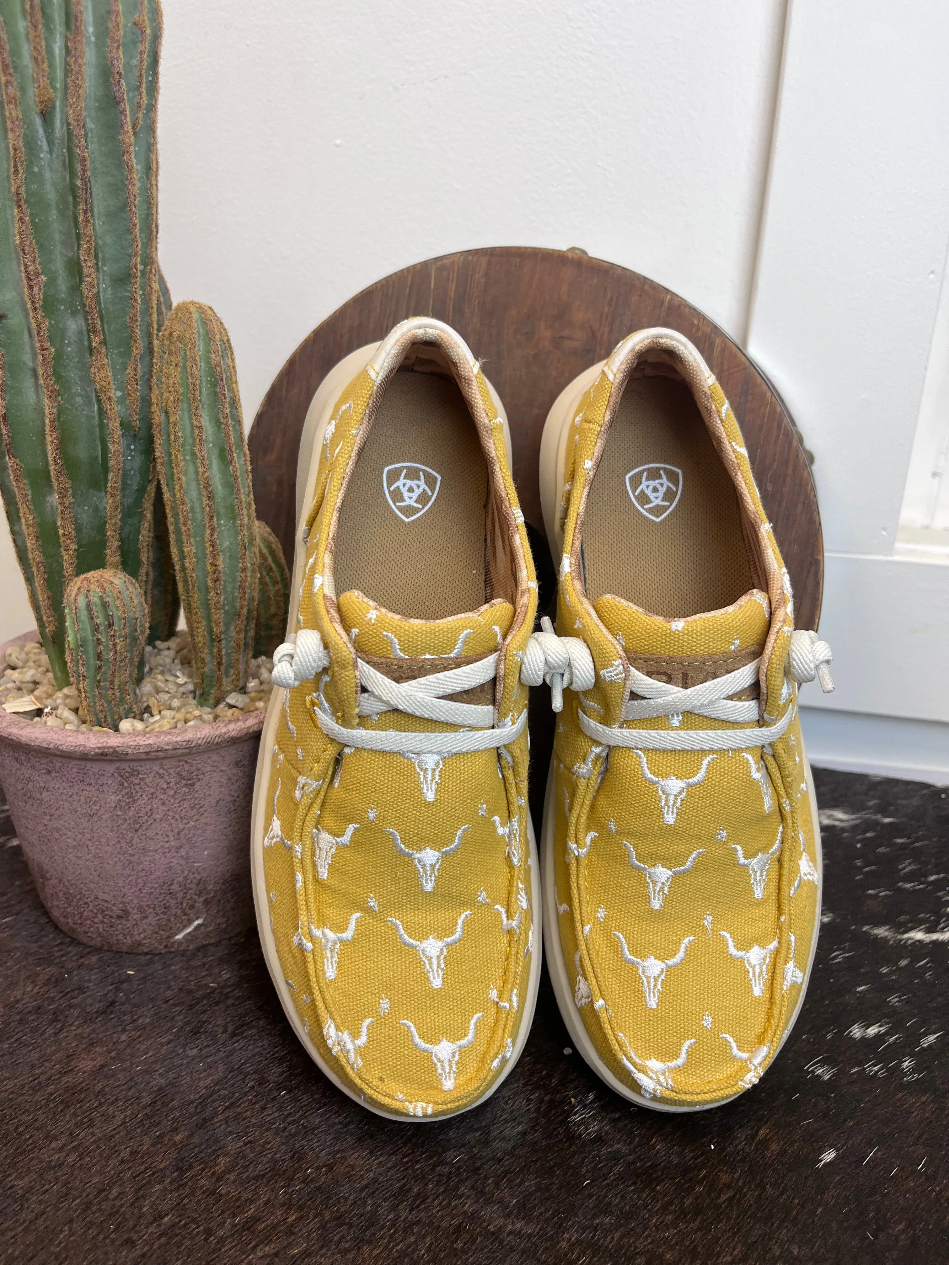 Running Light Grip Step Ariat Women's Mustard Yellow Steerhead Hilo Casual Shoes 10061129