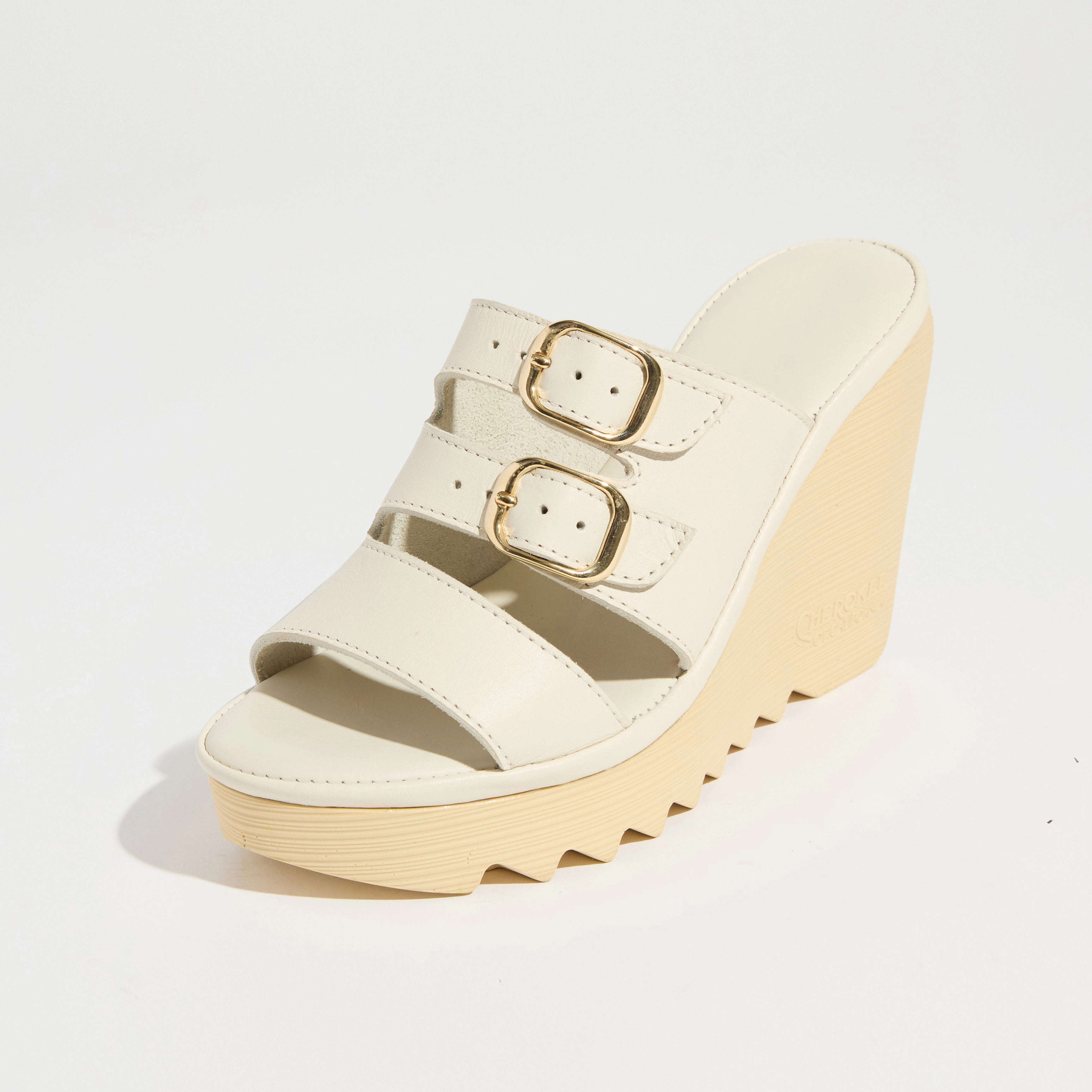 Charlotte High Beep Bone Freedom Step flat sandals