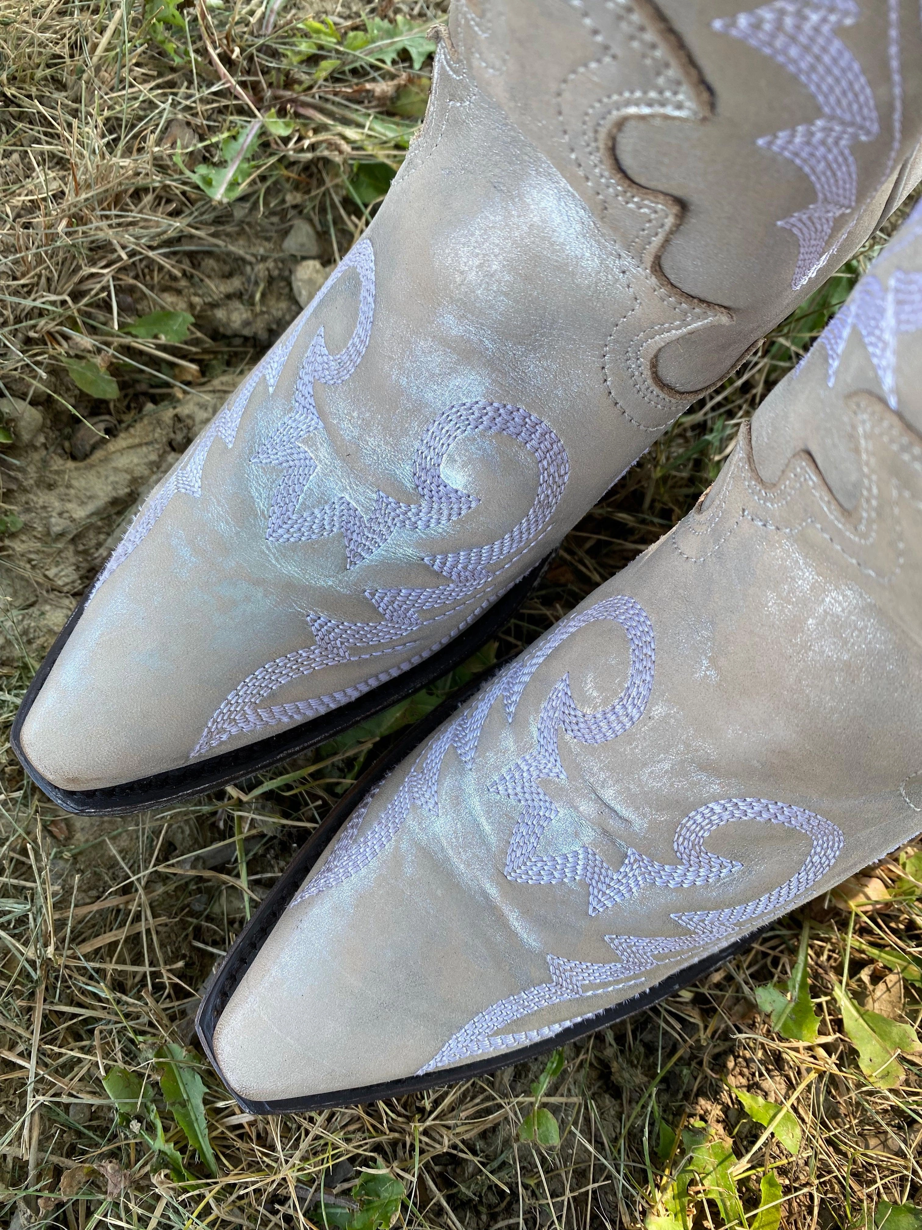 Weatherproof Dan Post Women's Off White & Silver Frost Bite Snip Toe Cowgirl Boots DP4303