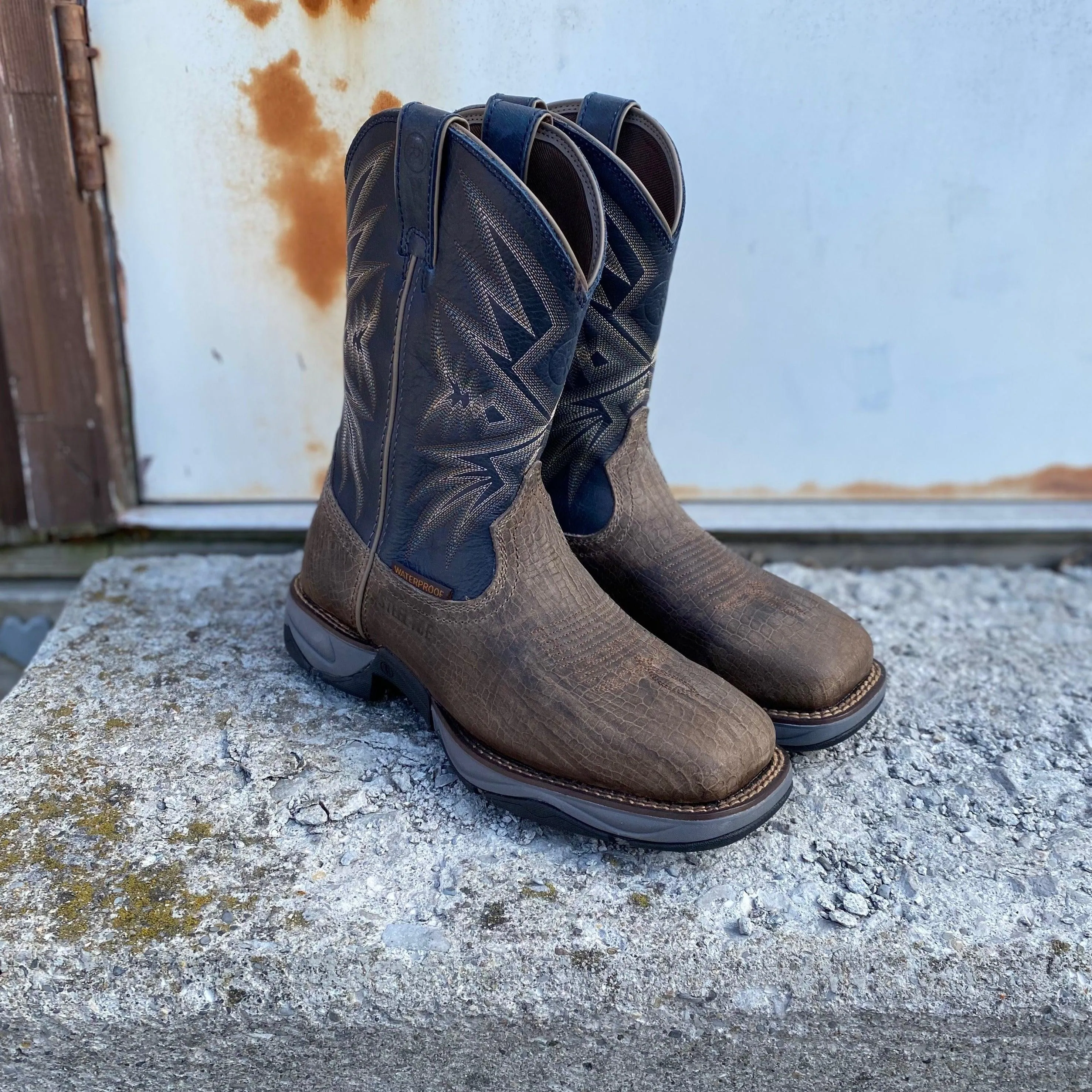 Tony Lama Men's Bartlett Steel Toe Waterproof Work Boots RR3361 Relaxed Vibe