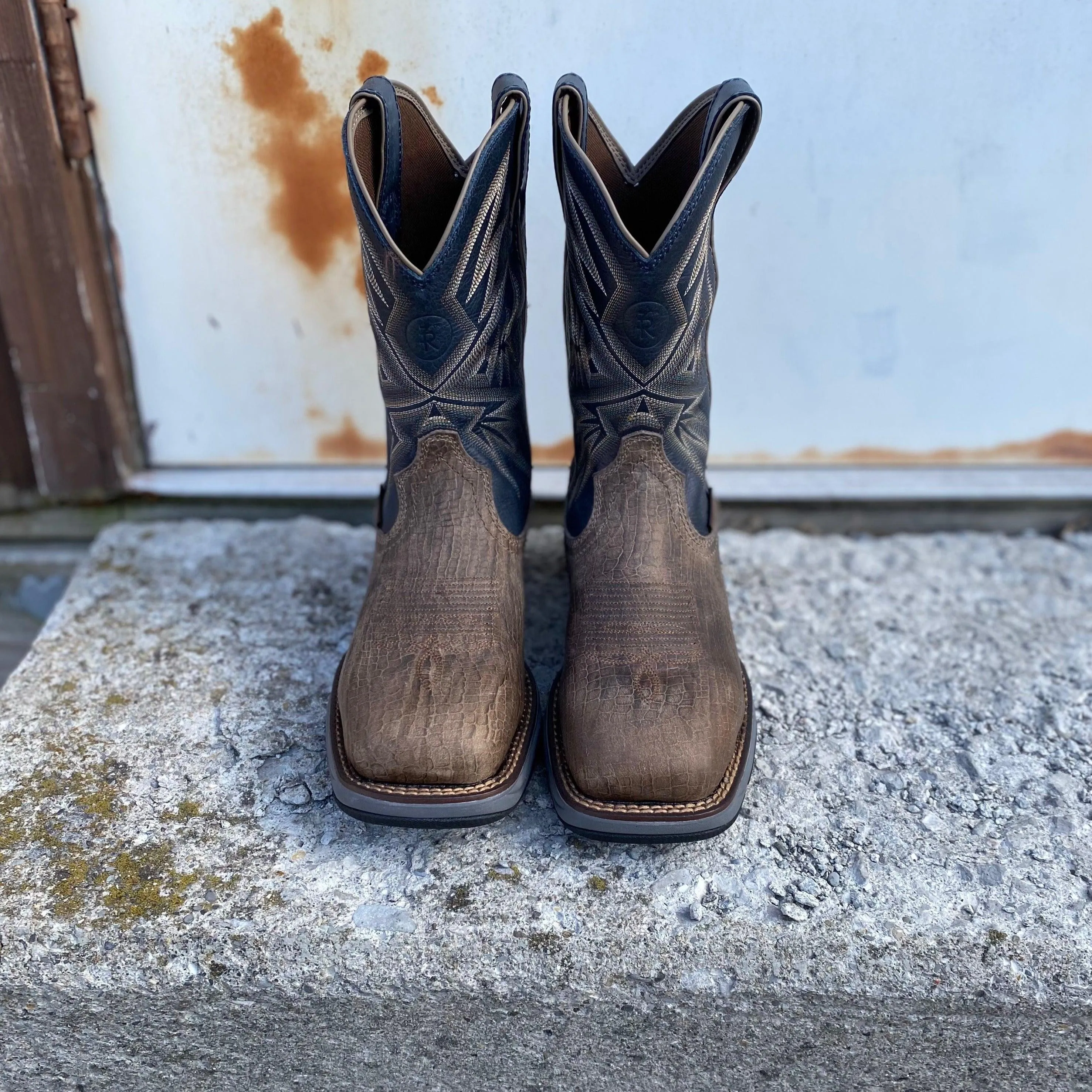 Tony Lama Men's Bartlett Steel Toe Waterproof Work Boots RR3361 Animal Spot Men Edge
