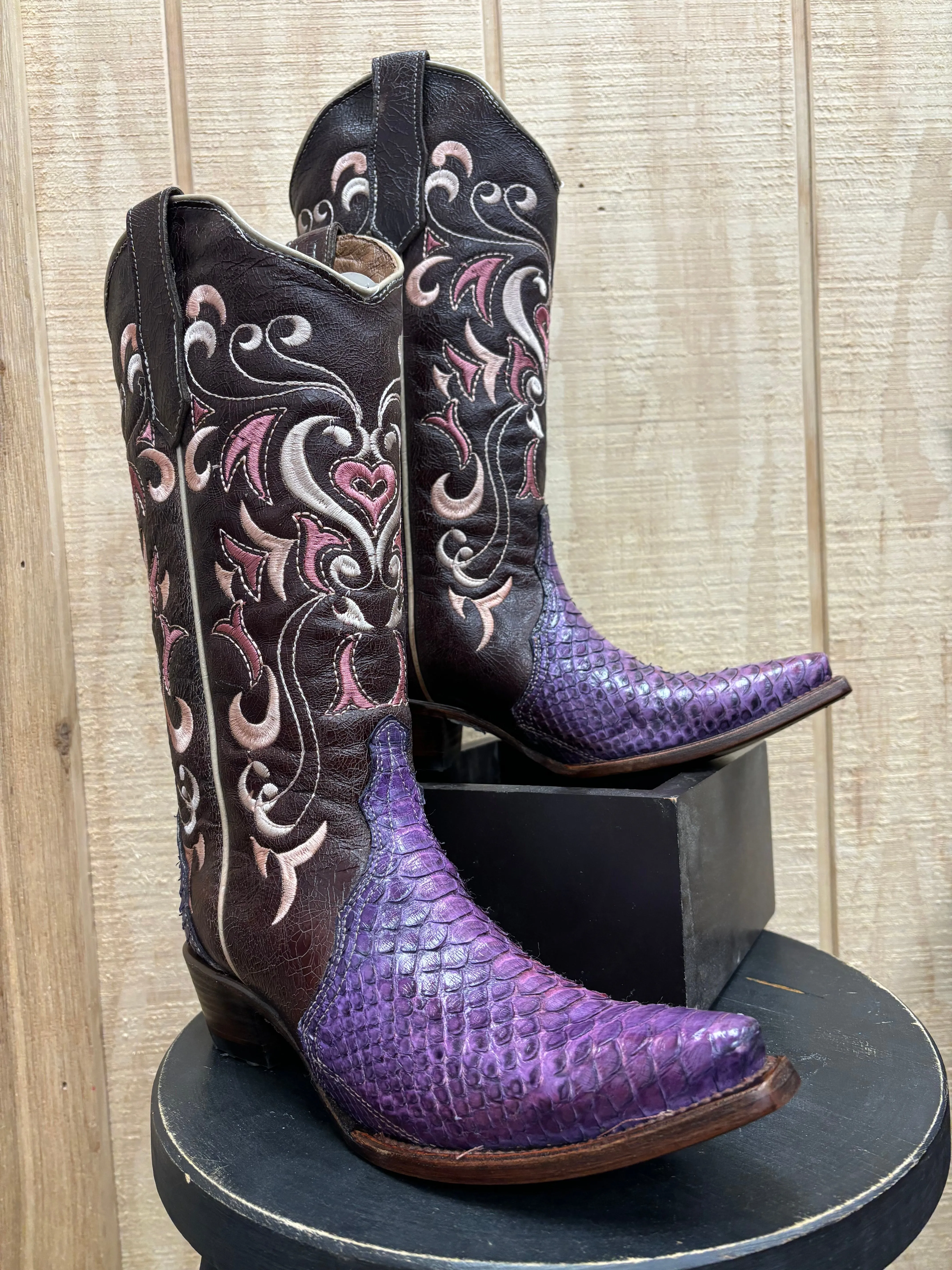 Circle G Women's Purple Python Snip Toe Fashion Cowgirl Boots L6115 High-Top Style soft feel