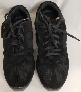 Logan -- Sueded Split Sole Dancesneaker -- Black Seamless Fit Running Errands