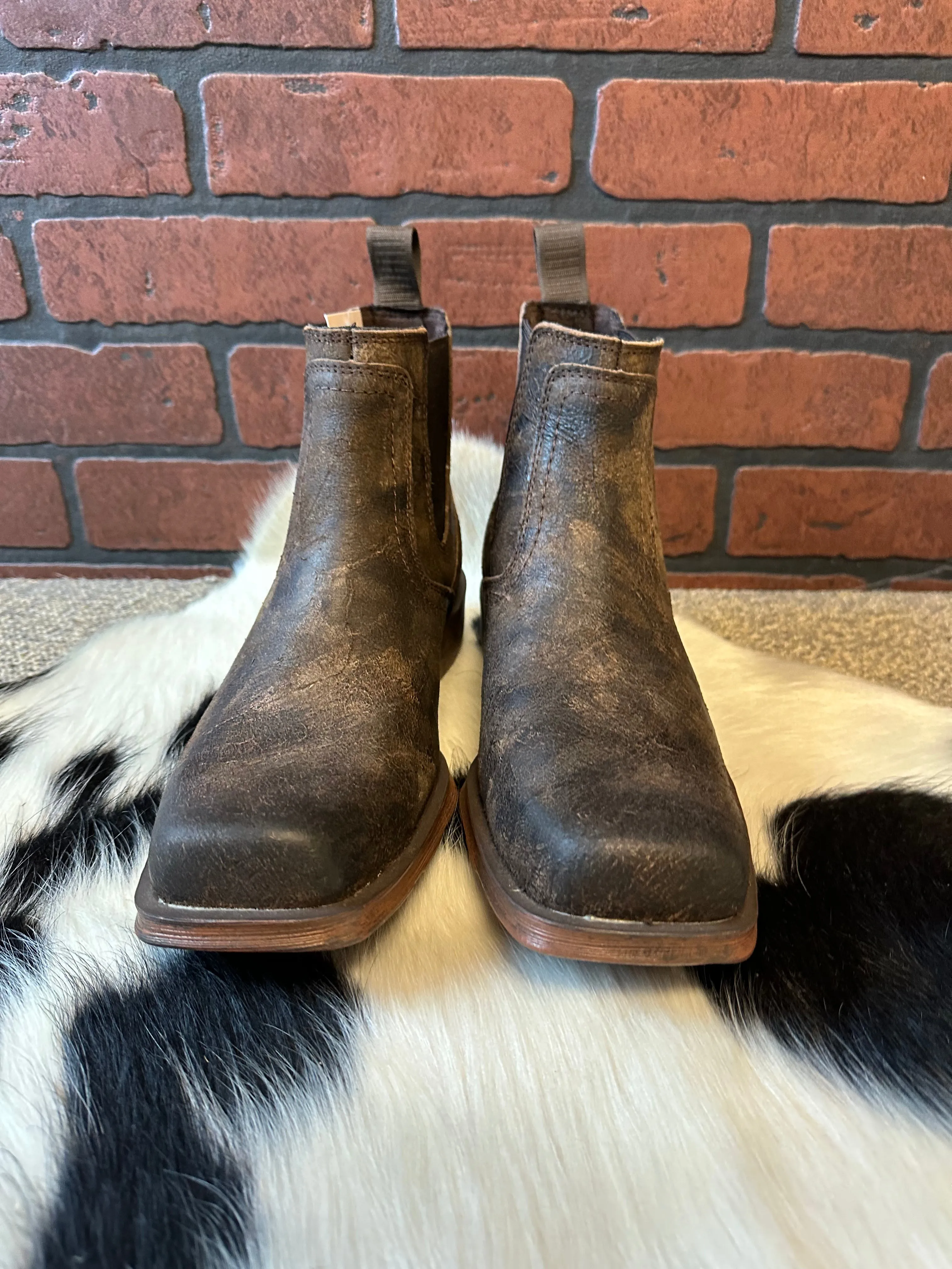 Modern Casual RollUp Ariat Men's Brown Midtown Rambler Square Toe Chelsea Boots 10031635