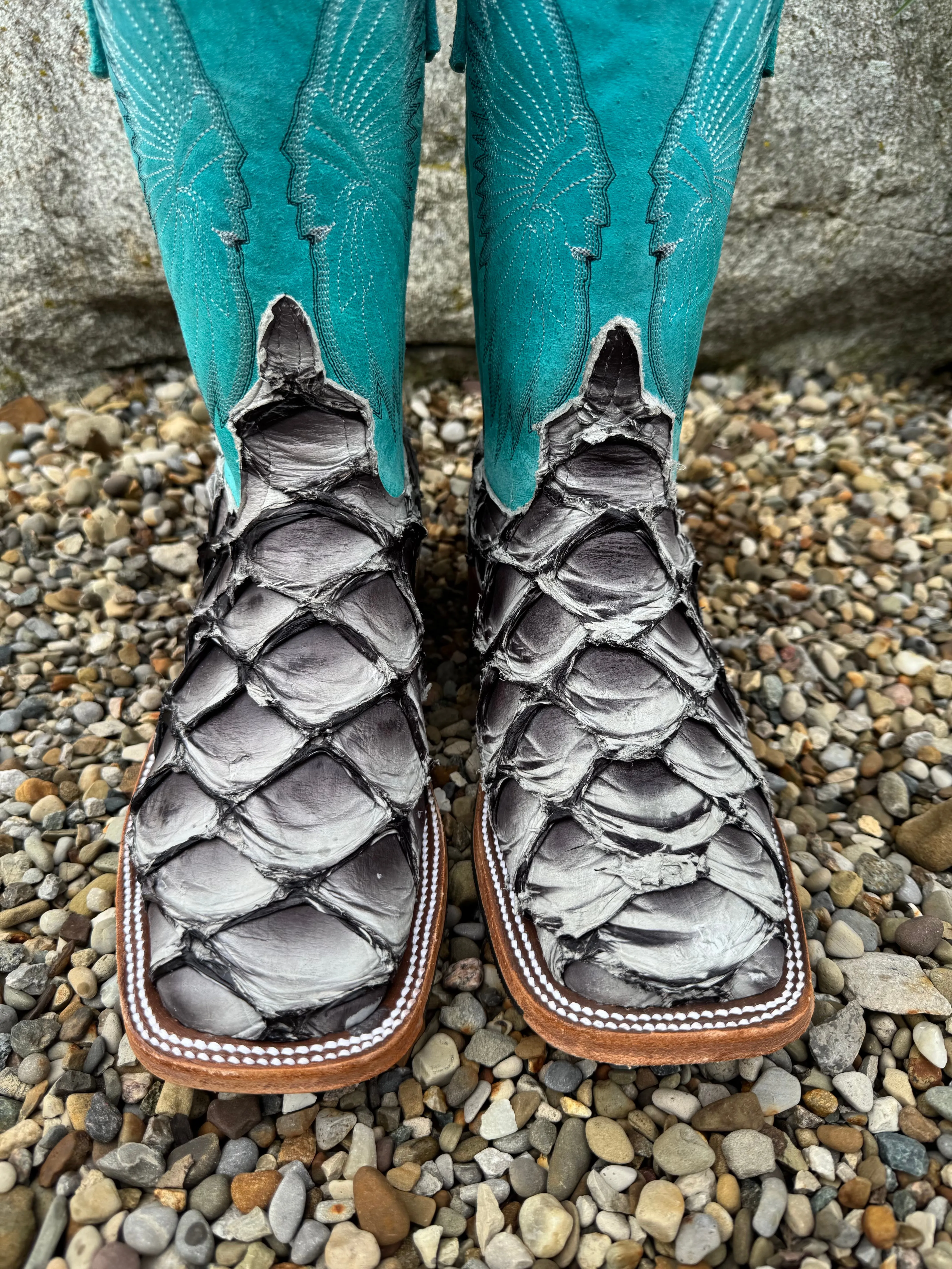Soft Leather Anderson Bean Women's Fifty Shades of Grey Big Bass Arapaima & Turquoise Top w/Chief Cowgirl Boots 339590