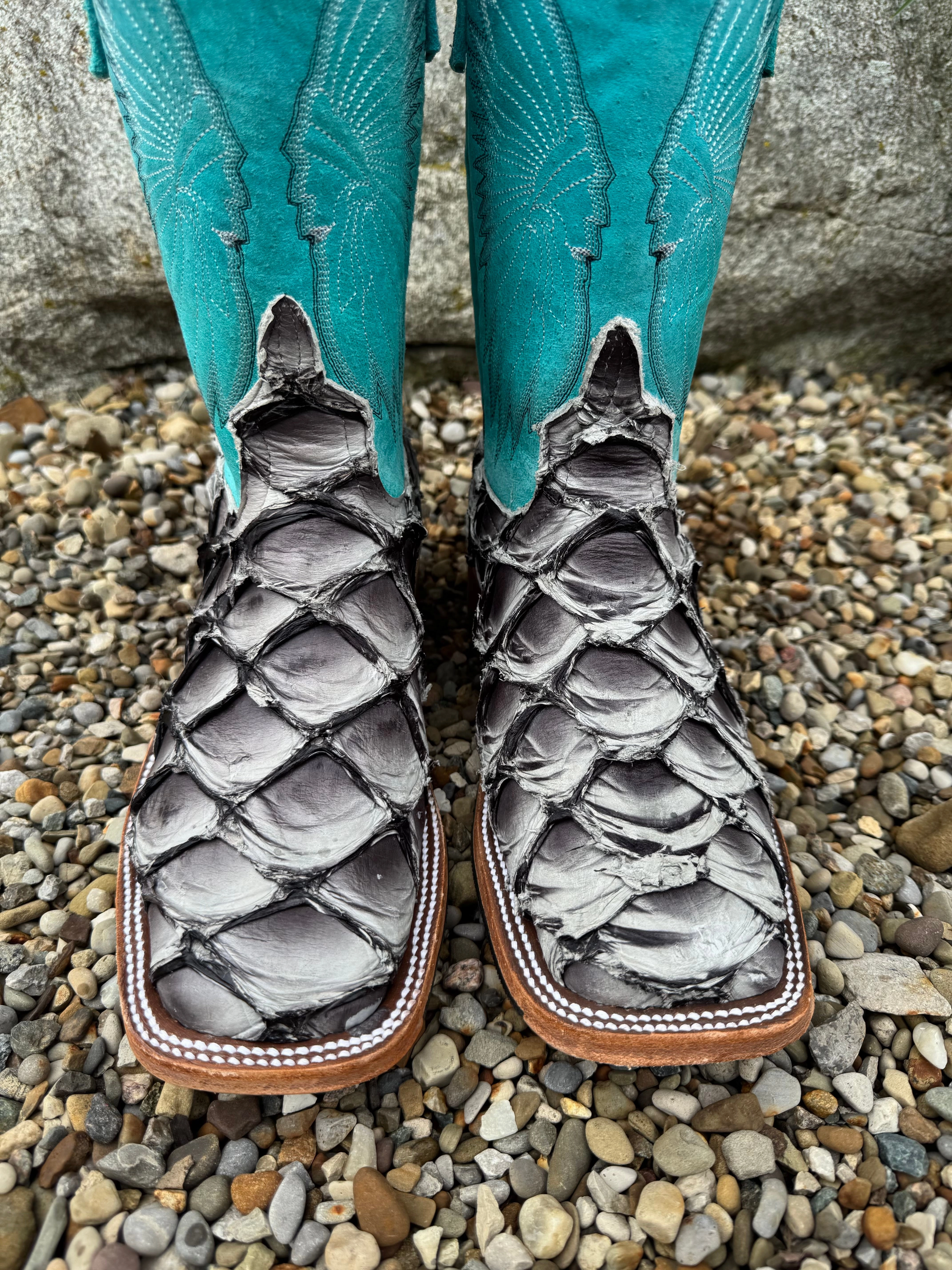 Soft Leather Anderson Bean Women's Fifty Shades of Grey Big Bass Arapaima & Turquoise Top w/Chief Cowgirl Boots 339590