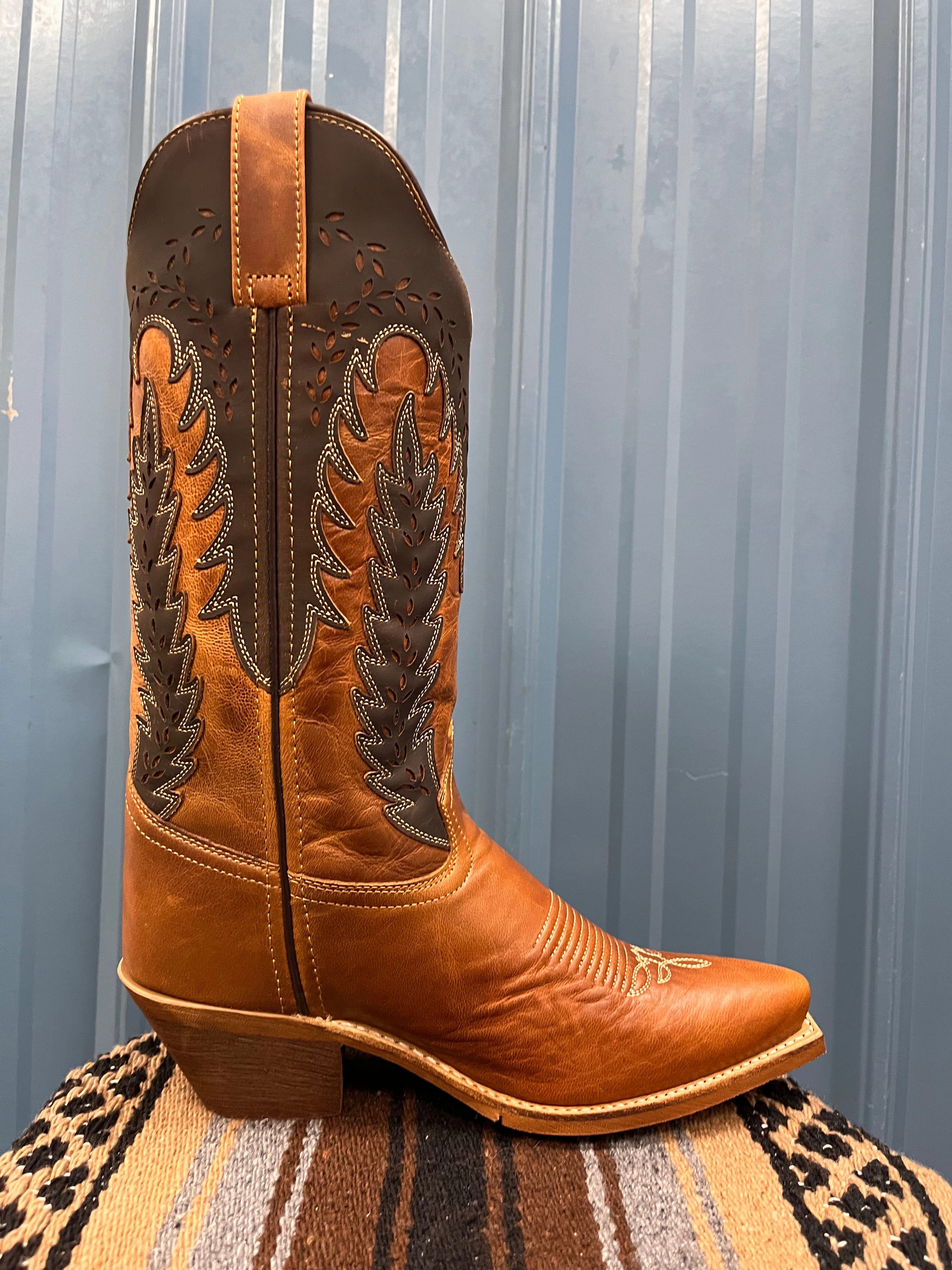 Laredo Women's Honey & Brown Farah Laser Cut Snip Toe Western Cowgirl Boots 52213 Cushioned Fit