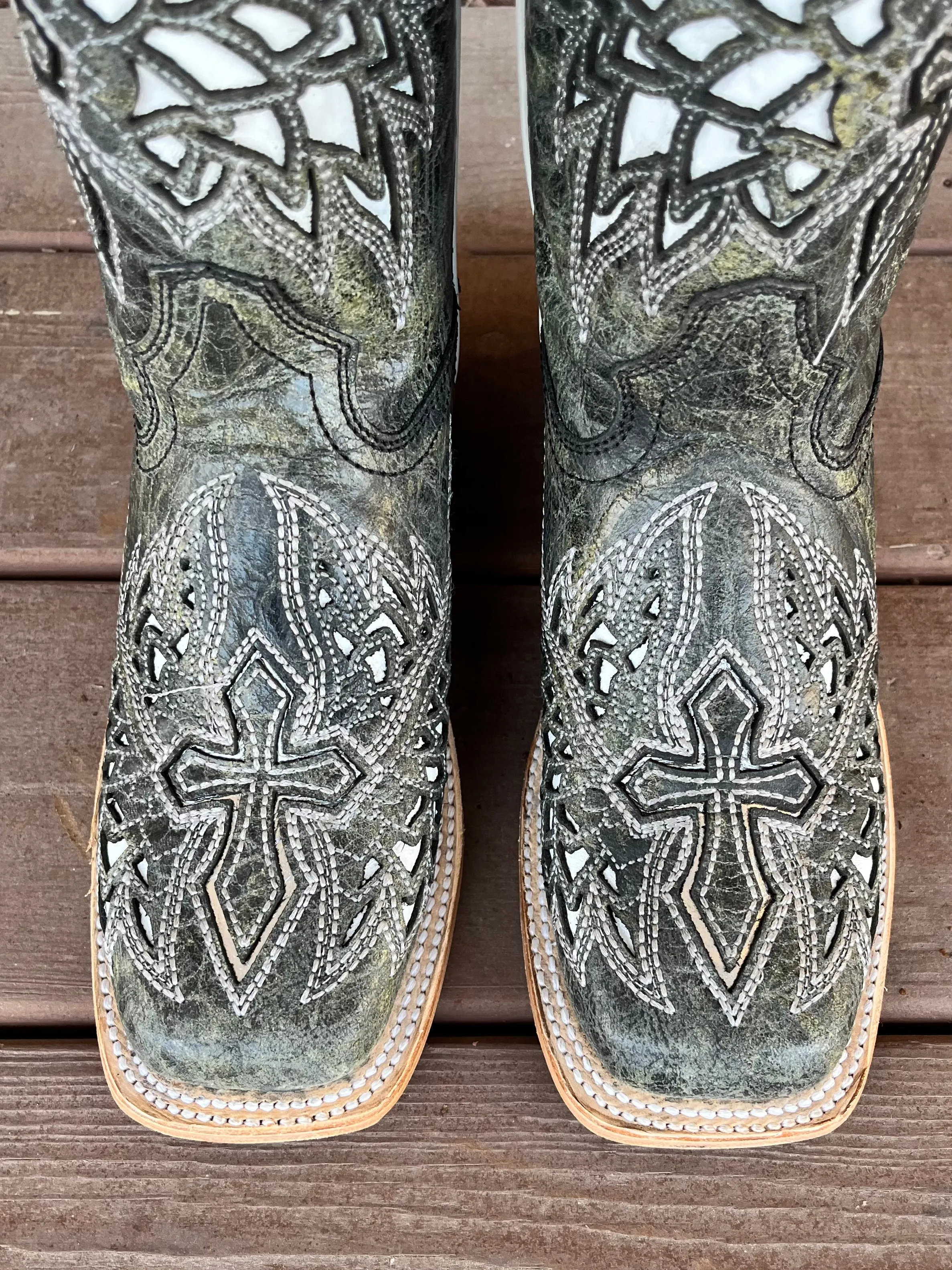 Outdoor Use Corral Women's Black and White Cross & Wing Inlay Wide Square Toe Cowgirl Boot A4333