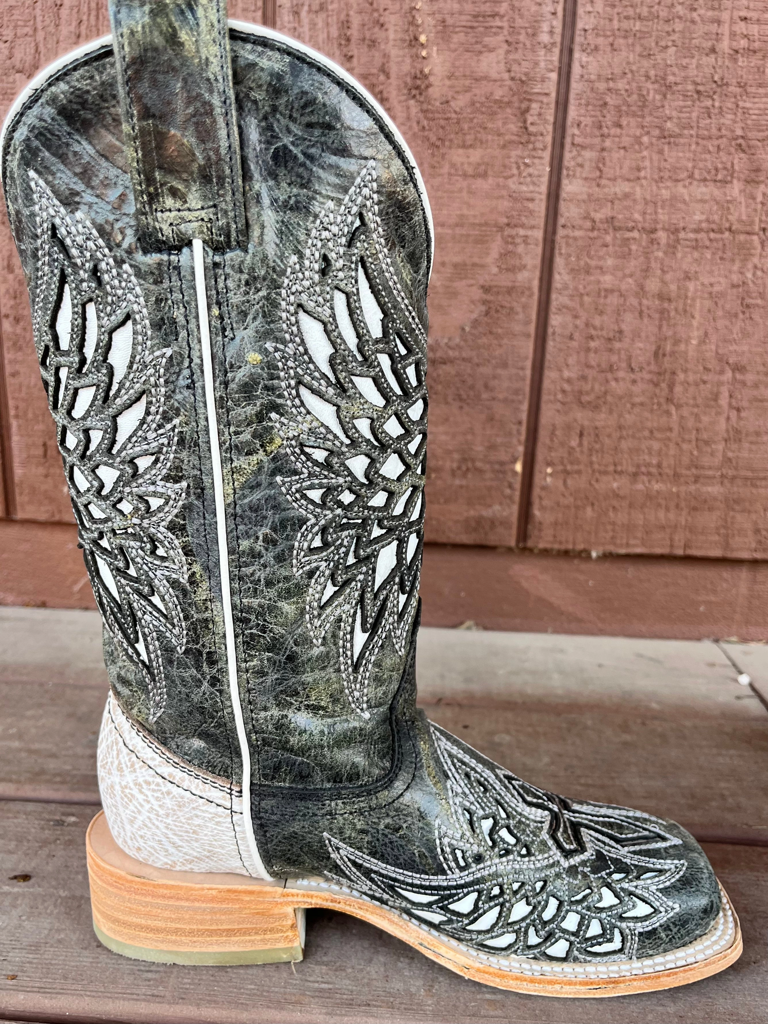 Corral Women's Black and White Cross & Wing Inlay Wide Square Toe Cowgirl Boot A4333 Reliable Support