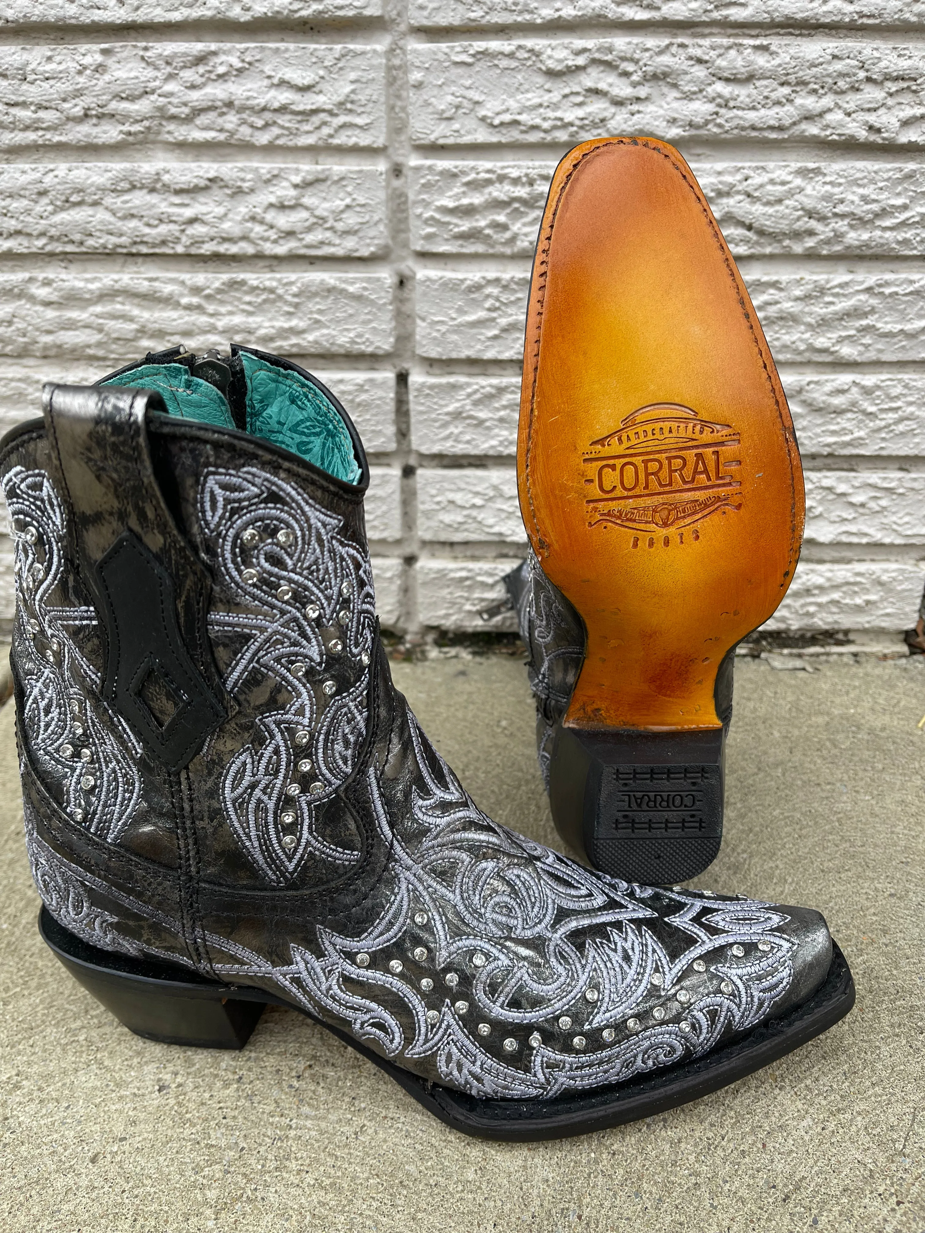 Corral Women's Black & White Cowgirl Bootie C3923 subtle style