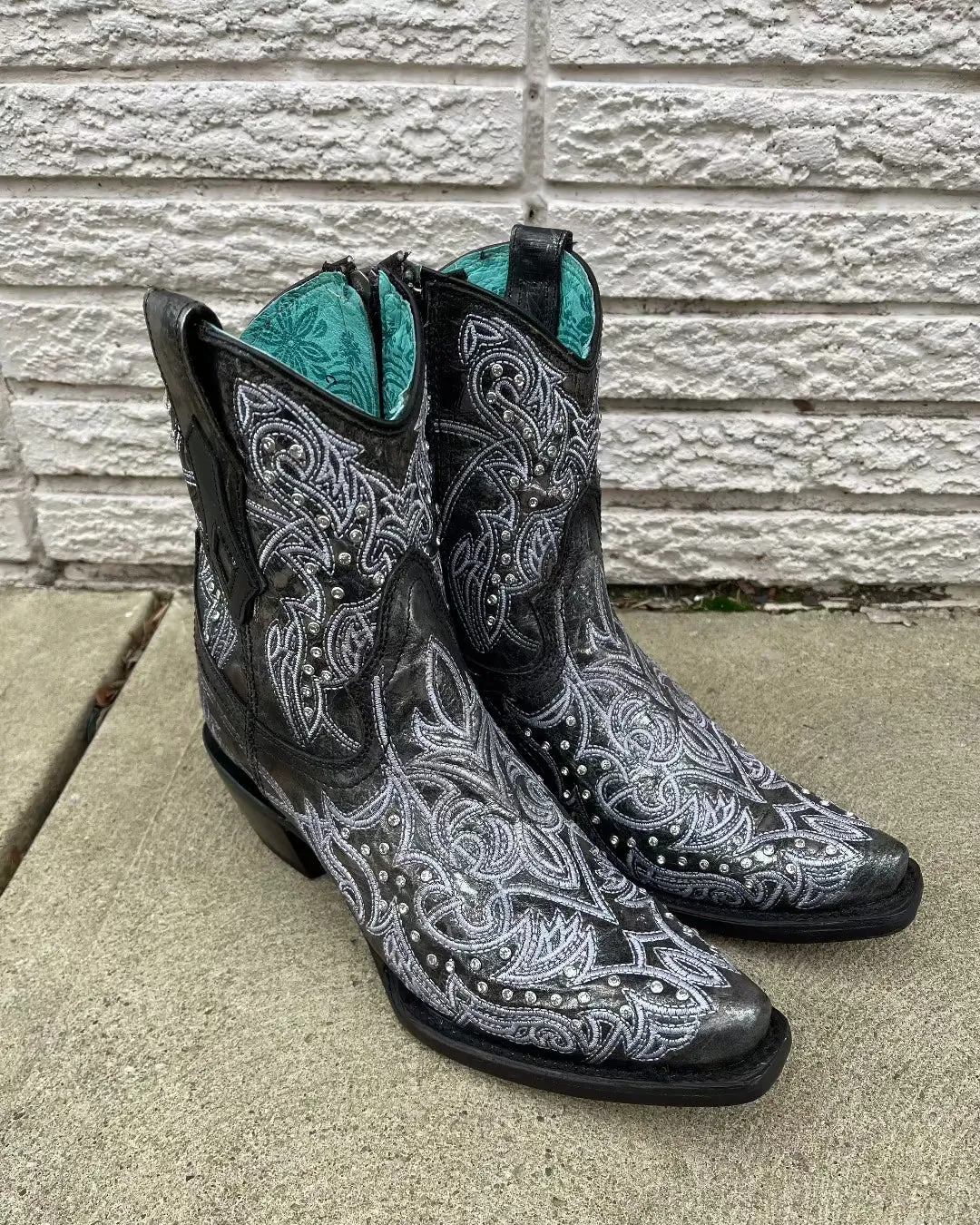 Corral Women's Black & White Cowgirl Bootie C3923 ski trip Adjustable buckle