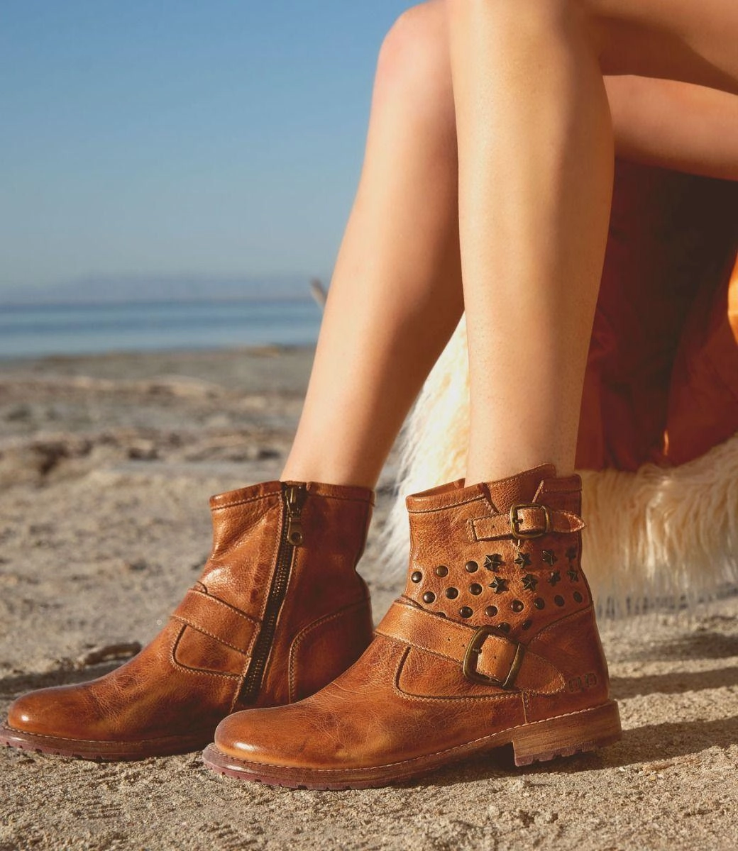 Fashion Forward Neutral Finish Bed Stu Women's Whacky II Tan Dip Dye Leather Ankle Boot F393024